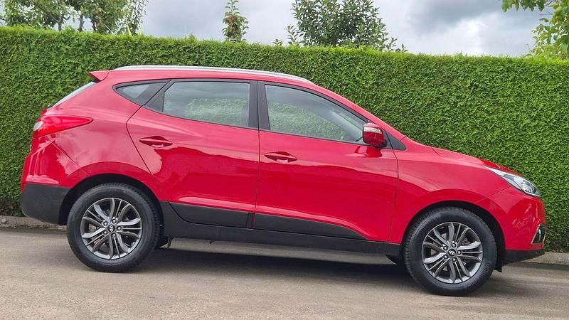 Gebraucht Hyundai ix35 135 PS (99 kW) 2015 Rot SUV