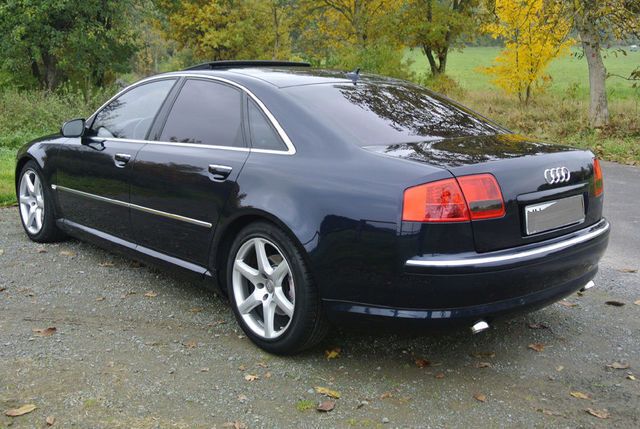 Gebraucht Audi A8 326 PS (239 kW) 2005 Blau Limousine