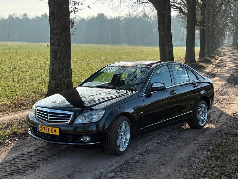 Schwarz Gebraucht 2008 Mercedes C280 Elegance Limousine | 9.975 € (Etwas zu teuer) - Bild 1/4