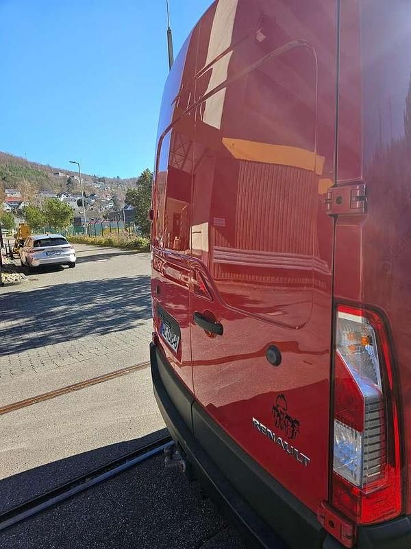 Gebraucht Renault Master 136 PS (100 kW) 2022 Rot Van / Kleinbus