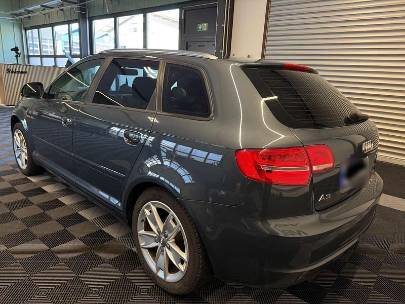 Używany Audi A3 Ambition 102 KM (75 kW) 2009 Niebieski Hatchback