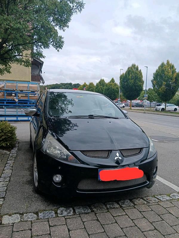 Schwarz Gebraucht 2005 Mitsubishi Grandis Van / Kleinbus | 3.200 € (Etwas zu teuer) - Bild 1/2