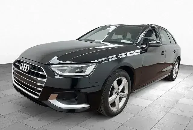 Gebraucht Audi A4 Advanced 163 PS (119 kW) 2023 Schwarz Kombi