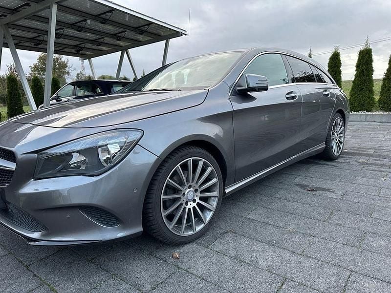 Gebraucht Mercedes CLA180 Shooting Brake Edition 122 PS (89 kW) 2018 Grau Kombi