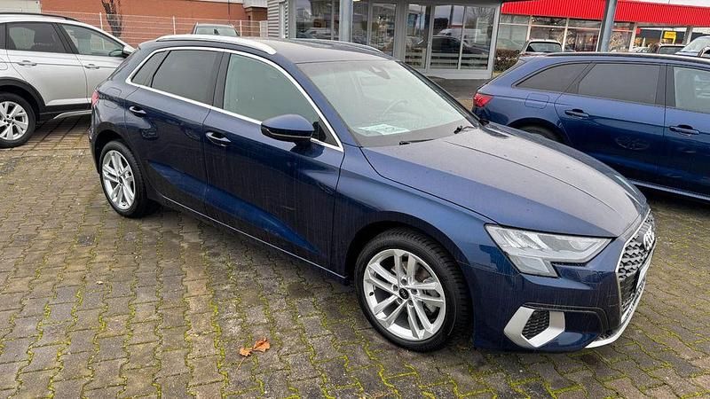 Gebraucht Audi A3 Advanced 116 PS (85 kW) 2022 Blau Limousine