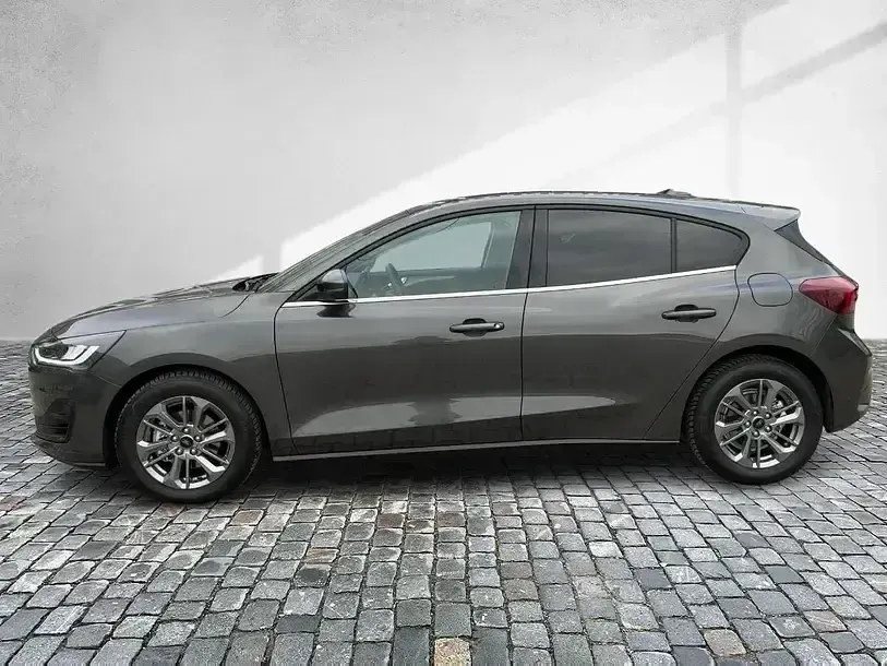 Begagnad Ford Focus Titanium 125 HK (91 kW) 2024 Grå Sedan