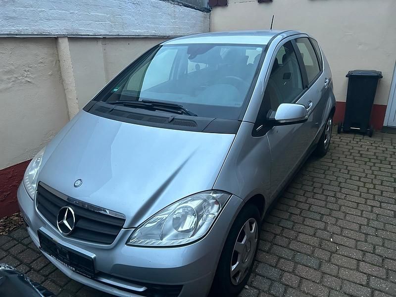 Silber Gebraucht 2010 Mercedes A160 Kleinwagen | 2.800 € (Guter Preis) - Bild 1/4