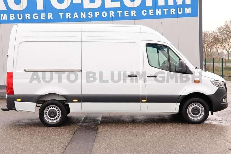 Gebraucht Mercedes Sprinter 170 PS (125 kW) 2024 Arktikweiß Van