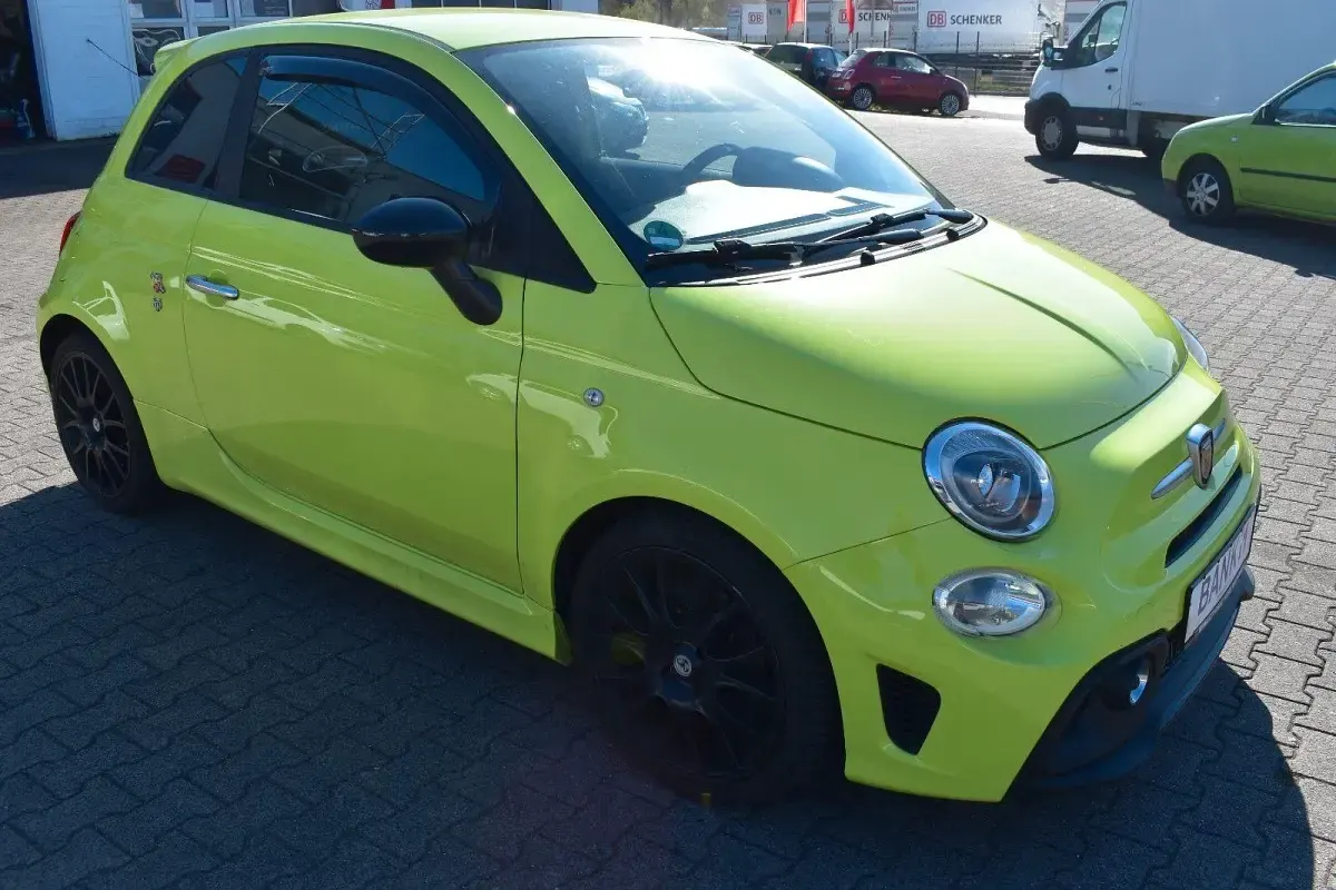 Gebraucht Abarth 595 Pista 165 PS (121 kW) 2021 Verde adrenalina Kleinwagen