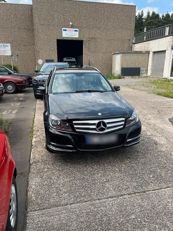 Schwarz Gebraucht 2013 Mercedes C180 Kombi | 10.500 € (Guter Preis) - Bild 1/4
