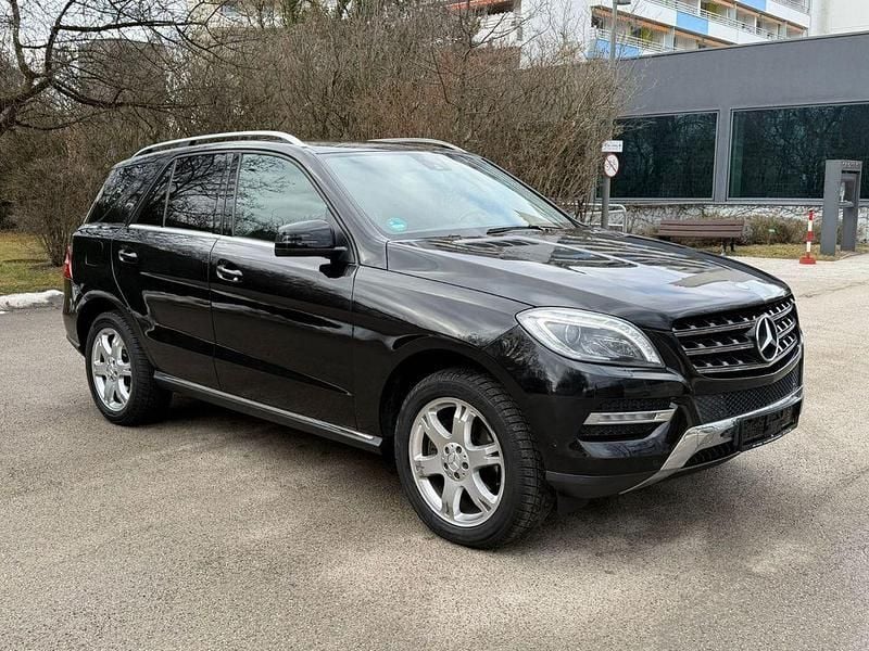 Gebraucht Mercedes ML350 258 PS (189 kW) 2012 Schwarz SUV