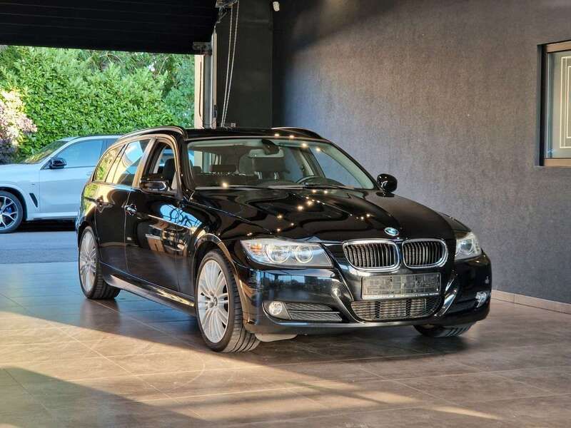 Schwarz Gebraucht 2012 BMW 320 Comfort Edition Kombi | 5.999 € (Superpreis) - Bild 1/2