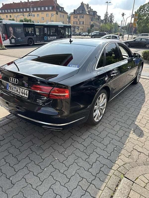 Schwarz Gebraucht 2018 Audi A8 Limousine | 25.000 € - Bild 1/4