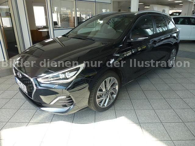 Gebraucht Hyundai i30 Passion 110 PS (80 kW) 2018 Schwarz metallic Kombi