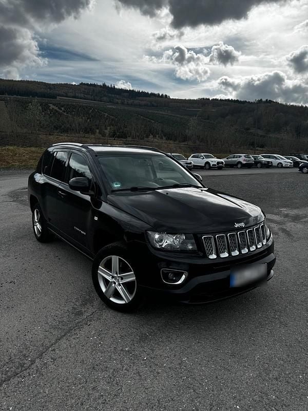 Gebraucht Jeep Compass 163 PS (119 kW) 2013 Schwarz SUV