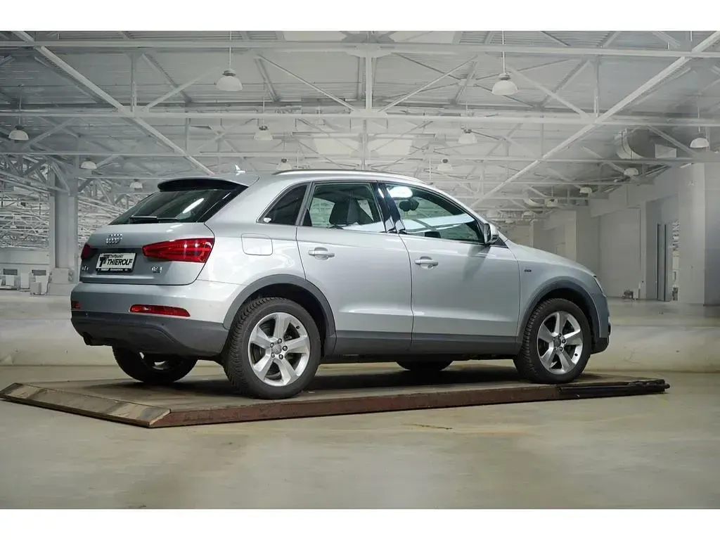 Gebraucht Audi Q3 Design 170 PS (125 kW) 2012 Eissilber metallic SUV