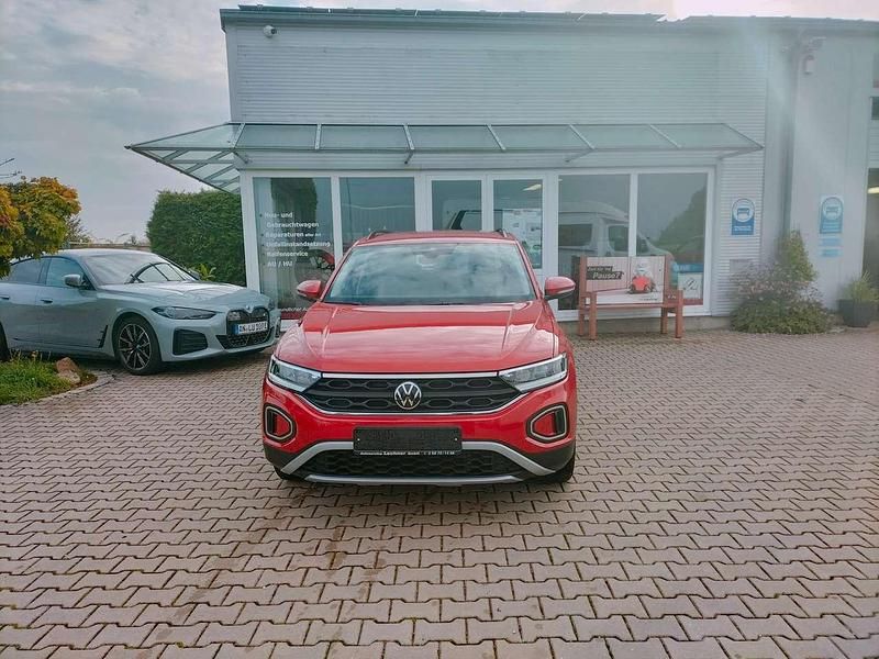 Kings red Gebraucht 2022 VW T-Roc Life SUV | 18.950 € (Guter Preis) - Bild 1/4