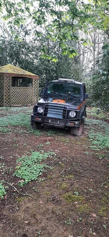 Usado Suzuki Samurai 64 HP (47 kW) 1988 Preto SUV