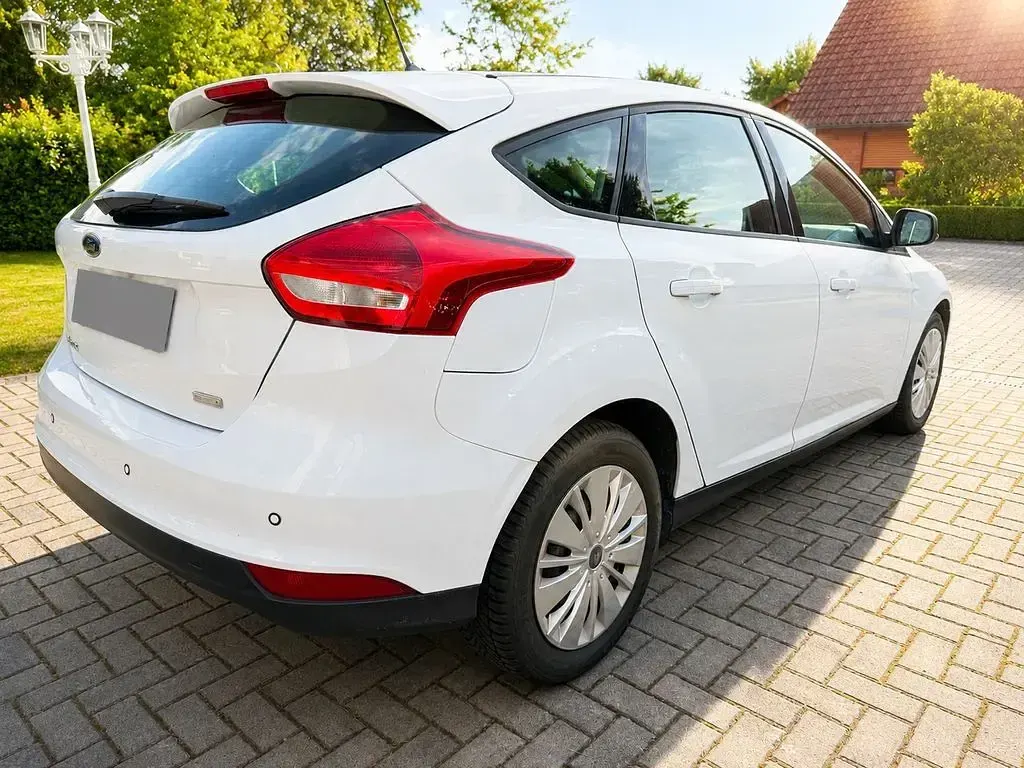 Gebraucht Ford Focus Business Edition 101 PS (74 kW) 2018 Weiß Limousine