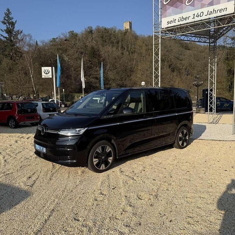Gebraucht VW Multivan Style 150 PS (110 kW) 2023 Deep black perleffekt Van