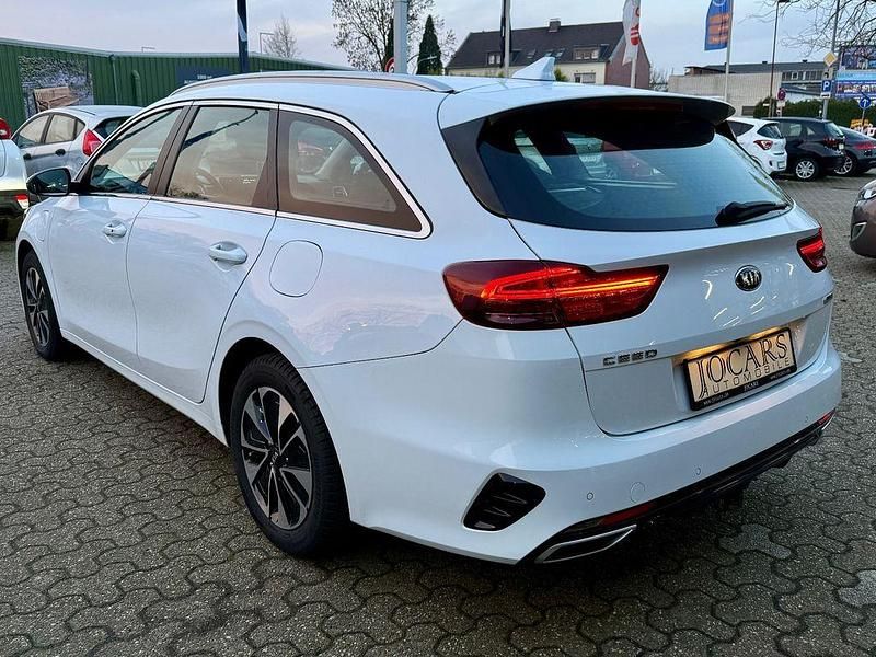 Gebraucht Kia Ceed Play 105 PS (77 kW) 2020 Weiß Kleinwagen