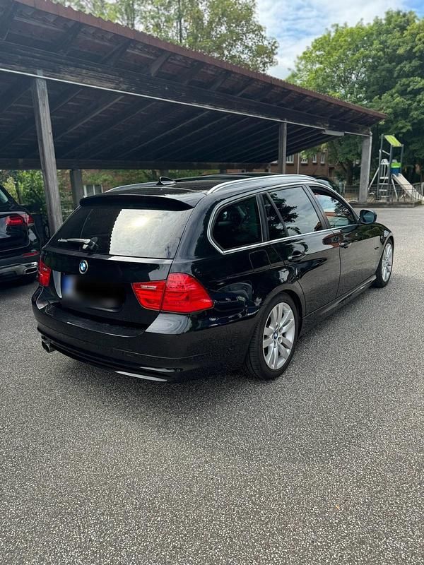 Gebraucht BMW 325 Performance 500 PS (367 kW) 2011 Schwarz Kombi