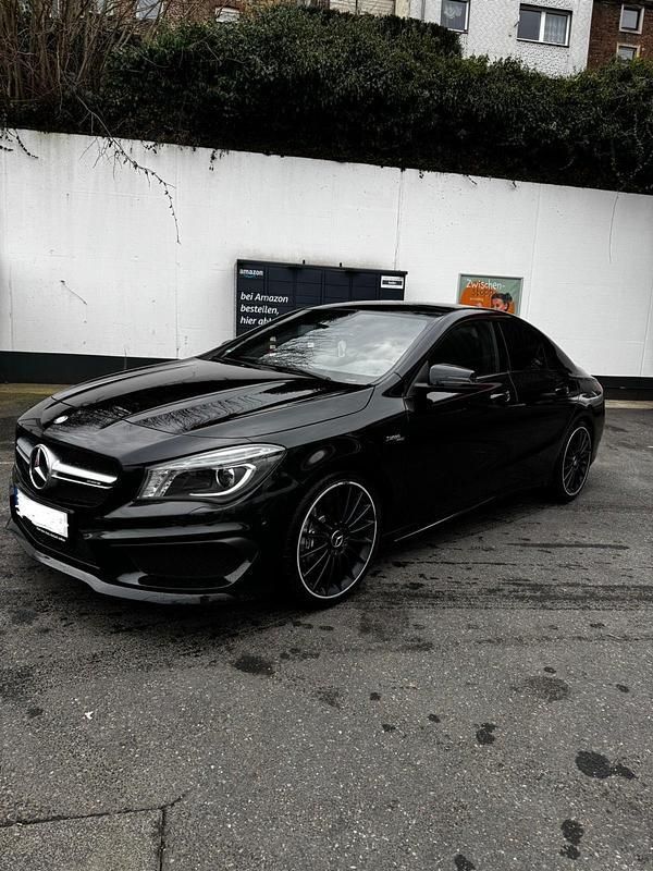 Schwarz Gebraucht 2016 Mercedes CLA45 AMG AMG Coupé | 29.999 € (Guter Preis) - Bild 1/4