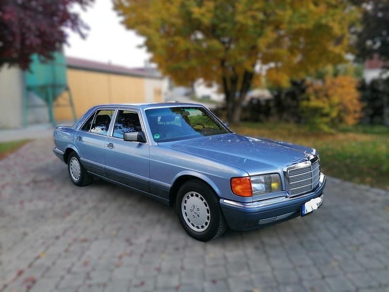 Blau Gebraucht 1990 Mercedes 300 SE Limousine | 16.900 € - Bild 1/4