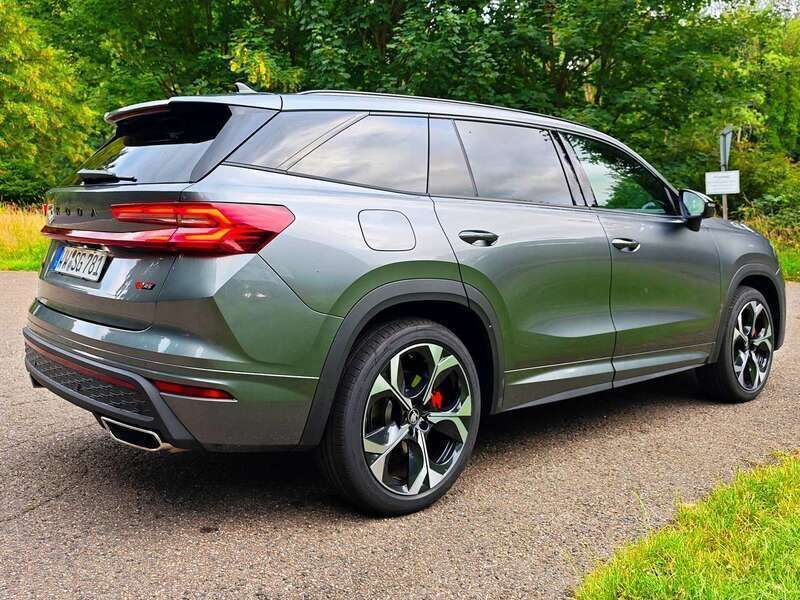 Grau Gebraucht 2025 Skoda Kodiaq RS SUV | 54.900 € (Fairer Preis) - Bild 1/4