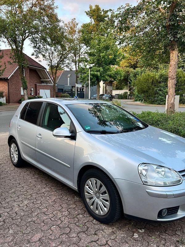 Silber Gebraucht 2006 VW Golf V Goal Kleinwagen | 3.850 € (Fairer Preis) - Bild 1/4