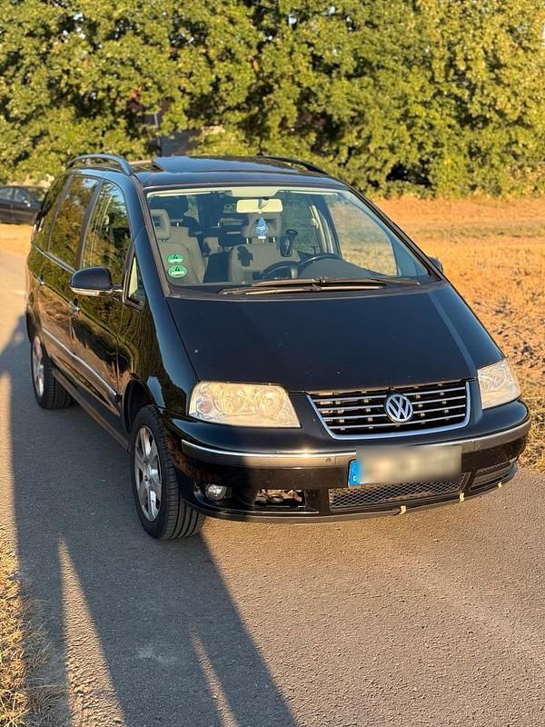 Schwarz Gebraucht 2009 VW Sharan Van / Kleinbus | 4.099 € (Fairer Preis) - Bild 1/4