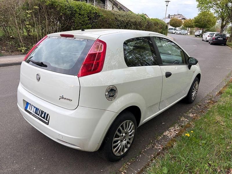 Gebraucht Fiat Punto Active 65 PS (47 kW) 2009 Weiß Kleinwagen