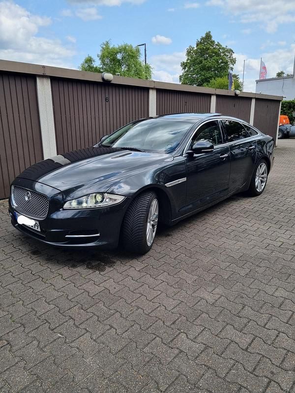 Gebraucht Jaguar XJ 275 PS (202 kW) 2012 Grau Limousine