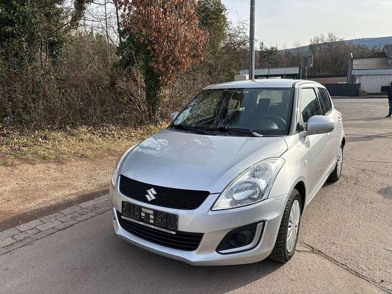 Gebraucht Suzuki Swift Club 94 PS (69 kW) 2014 Silber Kleinwagen