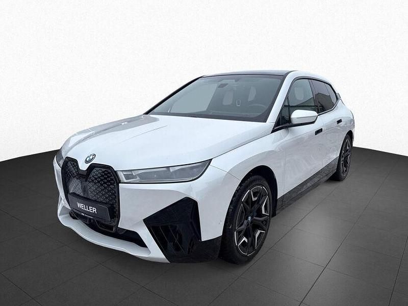 Gebraucht BMW iX Comfort Edition 239 kW (326 PS) 2023 Mineralweiß (weiß) SUV