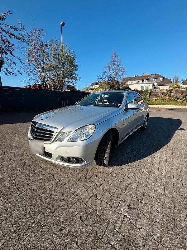 Gebraucht Mercedes E350 292 PS (214 kW) 2009 Silber Limousine