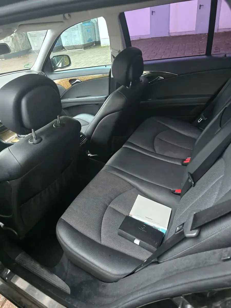 Gebraucht Mercedes E220 170 PS (125 kW) 2006 Schwarz Kombi