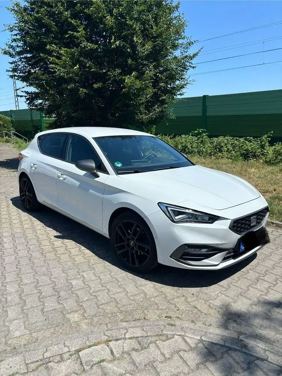 Gebraucht Seat Leon FR 150 PS (110 kW) 2022 Weiß Limousine