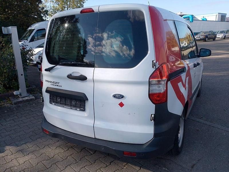Gebraucht Ford Tourneo Connect Trend 95 PS (69 kW) 2015 Weiß Van / Kleinbus