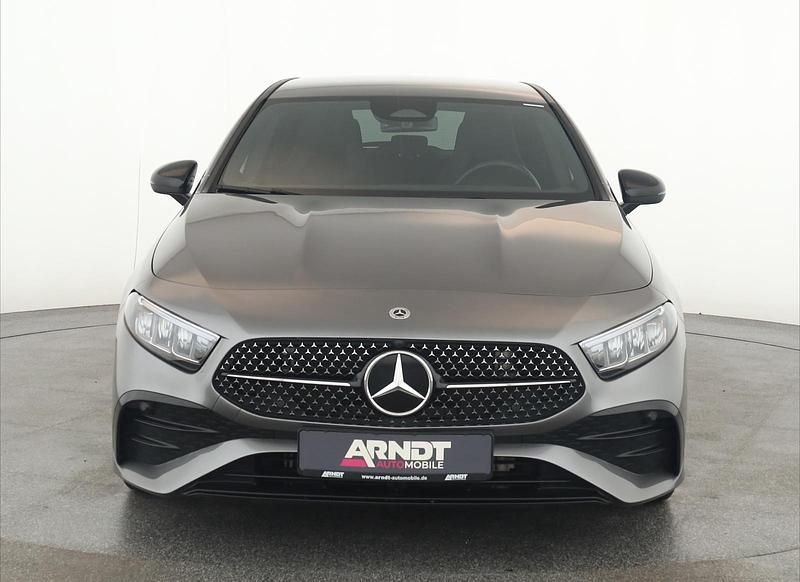 Gebraucht Mercedes A250 Premium 238 PS (175 kW) 2024 Mountaingrau Limousine