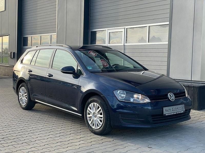 Blau Gebraucht 2014 VW Golf VII Trendline Kombi | 4.748 € (Superpreis) - Bild 1/4