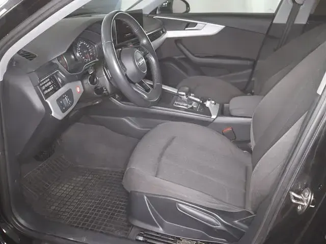 Gebraucht Audi A4 150 PS (110 kW) 2022 Mythosschwarz metallic (metallic) Kombi