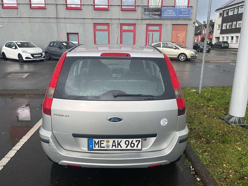 Gebraucht Ford Fusion 80 PS (58 kW) 2004 Silber Limousine