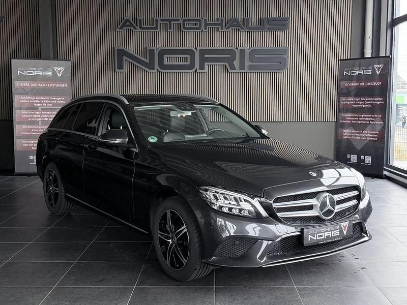 Grau Gebraucht 2019 Mercedes C200 Avantgarde Limousine | 21.940 € (Superpreis) - Bild 1/3