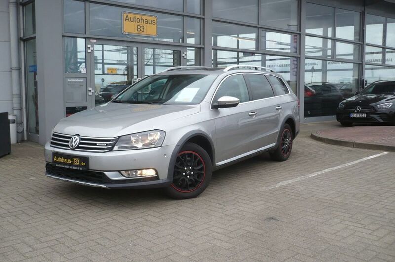 Silber Gebraucht 2013 VW Passat Alltrack Kombi | 8.998 € (Guter Preis) - Bild 1/4
