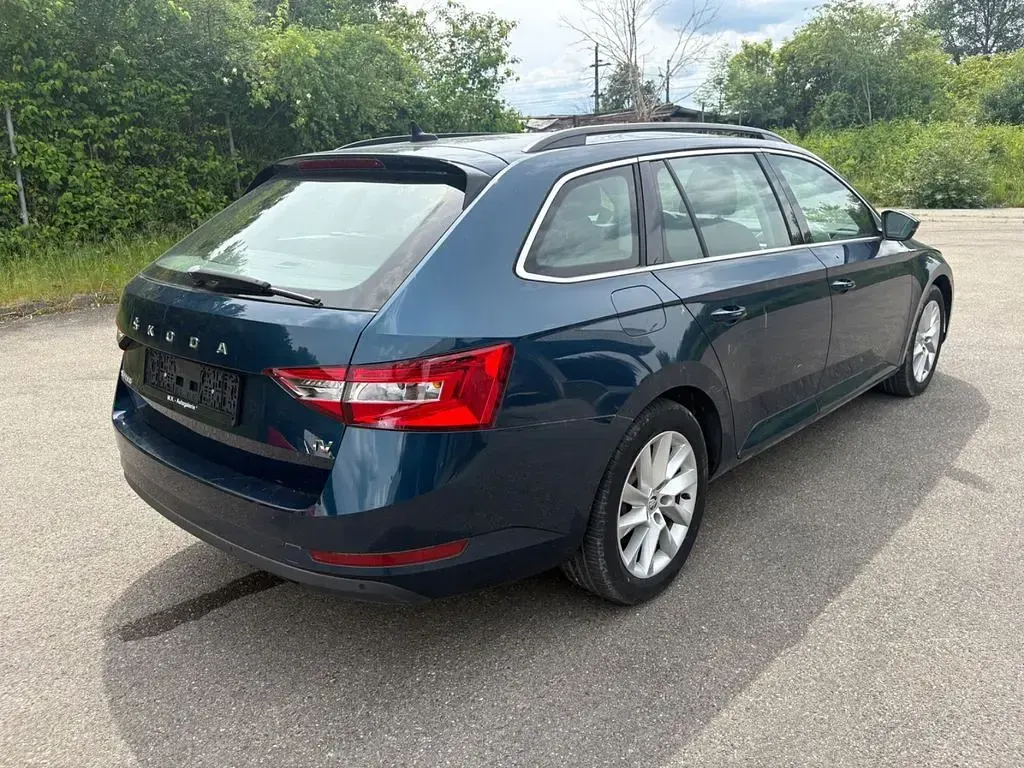 Gebraucht Skoda Superb Ambition 218 PS (160 kW) 2020 Blau Kombi