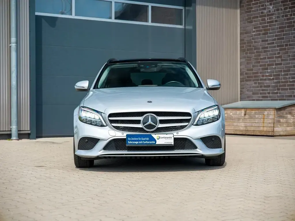 Gebraucht Mercedes C180 122 PS (89 kW) 2021 Silber Limousine