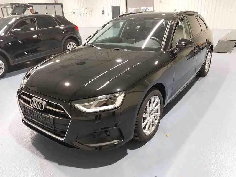 Gebraucht Audi A4 150 PS (110 kW) 2022 Mythosschwarz metallic Kombi