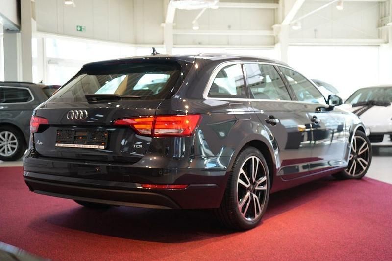 Gebraucht Audi A4 Ambiente 150 PS (110 kW) 2016 Blau Kombi
