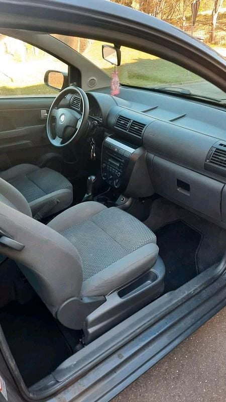 Gebraucht VW Fox 55 PS (40 kW) 2009 Grau Kleinwagen